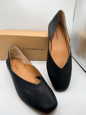 Lucky Brand Black Leather V-Cut Flats with Tan Insoles